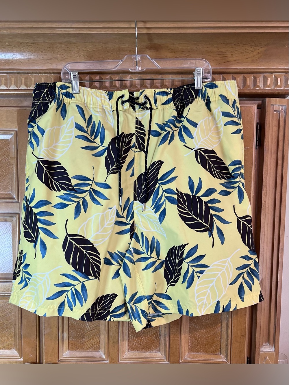Nautica Men’s XXL Yellow Tropical Leaf Swim Trunks Mesh Lined Drawstring Beach